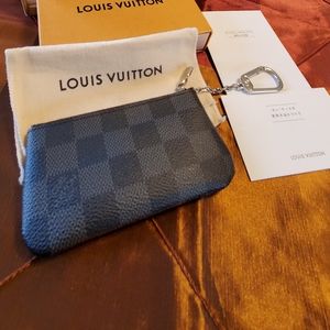 LV Key Clés in Graphite